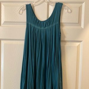 Sleeveless dress with pockets